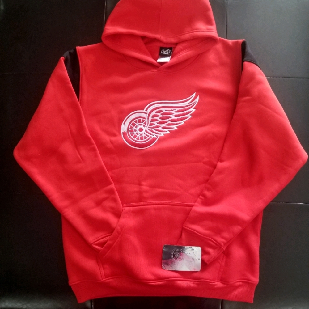 NWT Red Wings Pullover